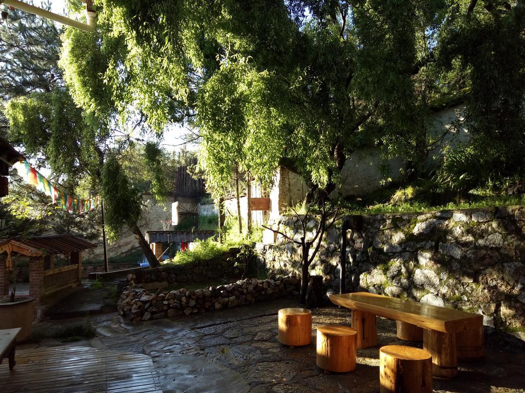 Shangri-La Mid - Mountain Homestay Kültér fotó
