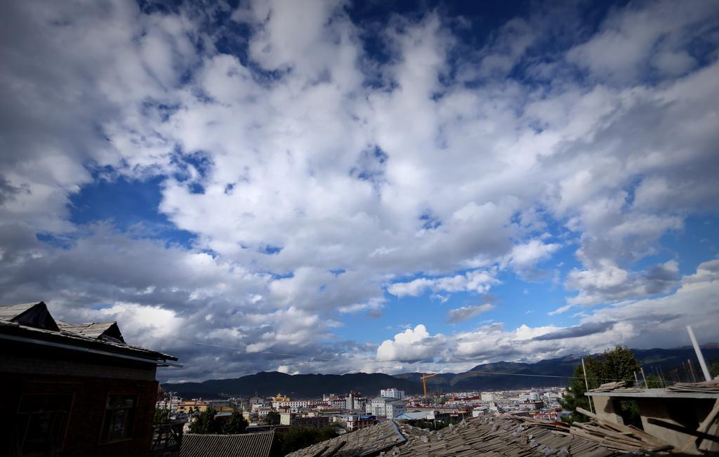 Shangri-La Mid - Mountain Homestay Kültér fotó